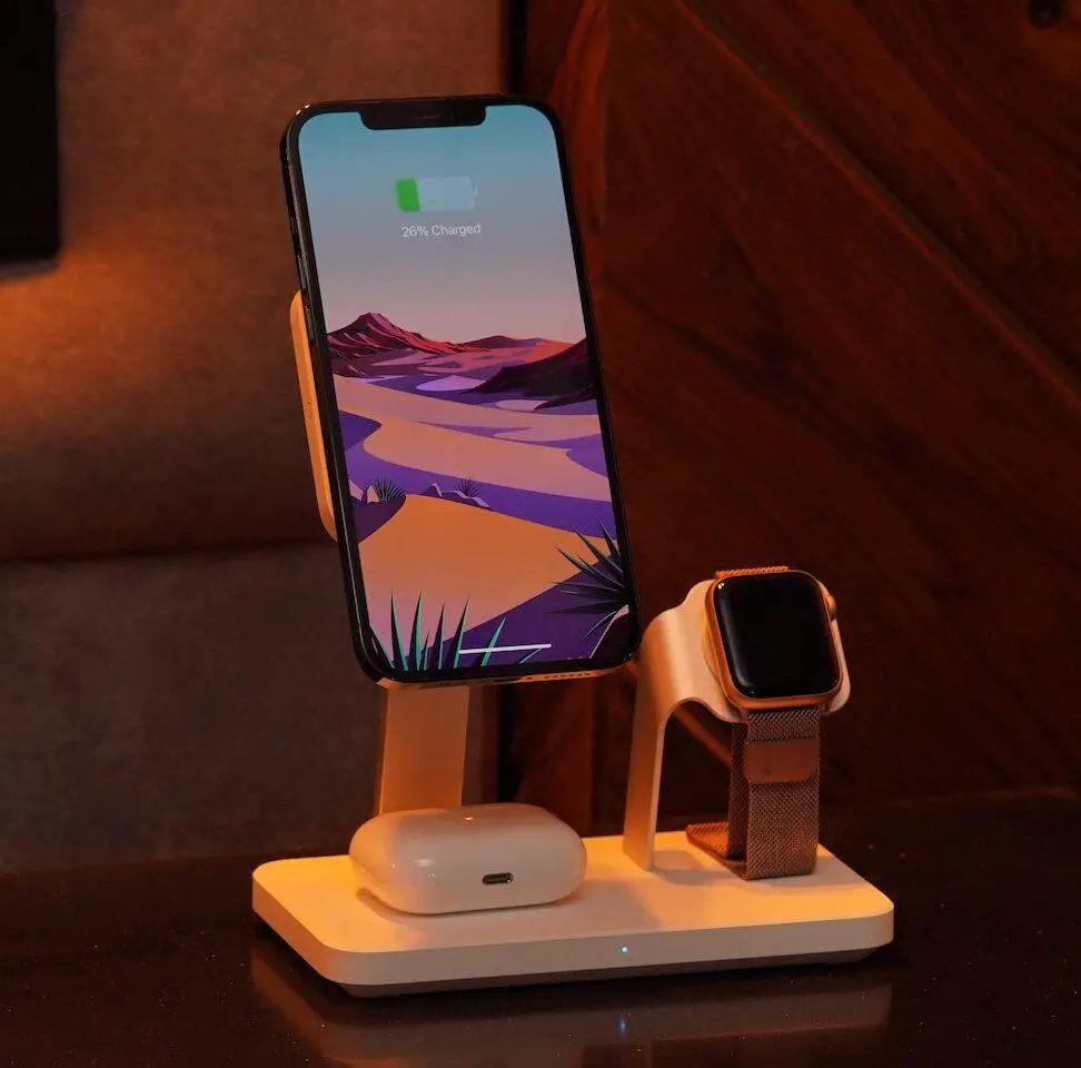 How to Charge Apple Watch Series 8