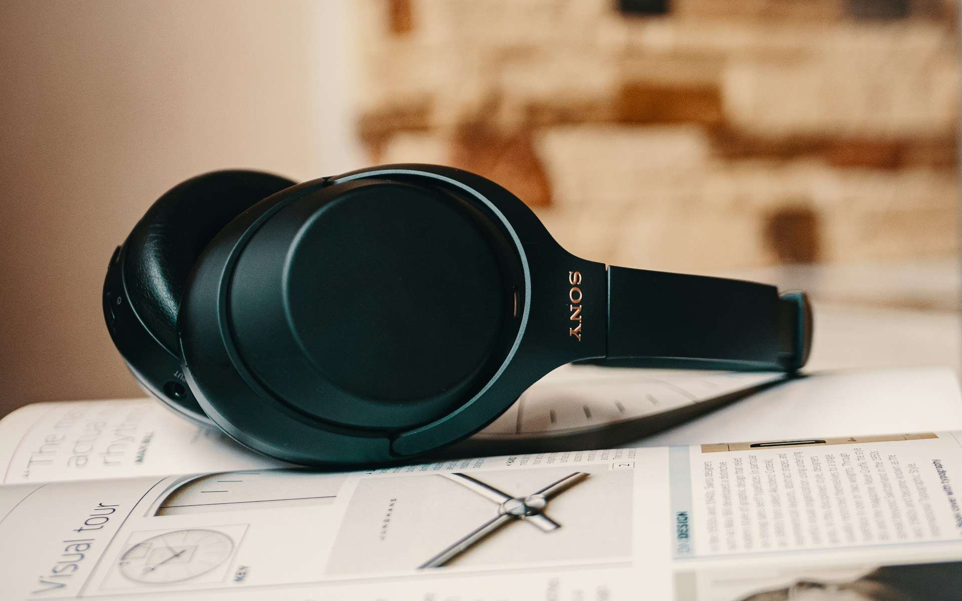 How to Turn on Noise Cancelling on Sony WH-1000XM5