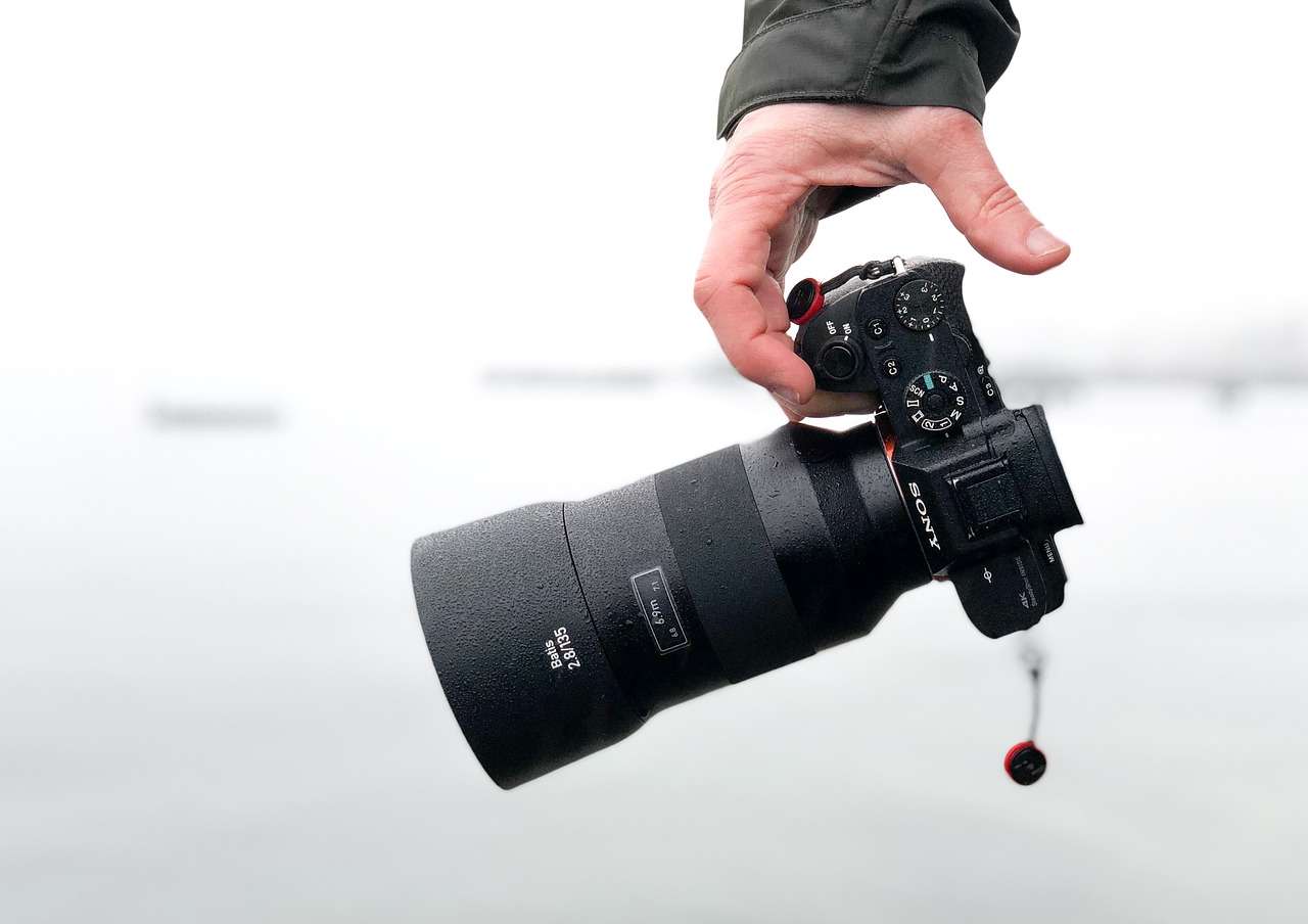 5 Best Sony Camera Lenses - The Xons